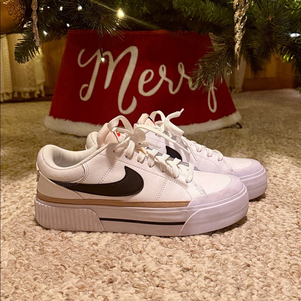 Women’s Nike Court Legacy Lift